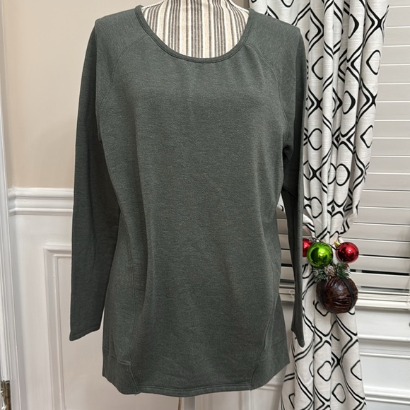 Athleta Tops - Athleta crewneck sweatshirt M